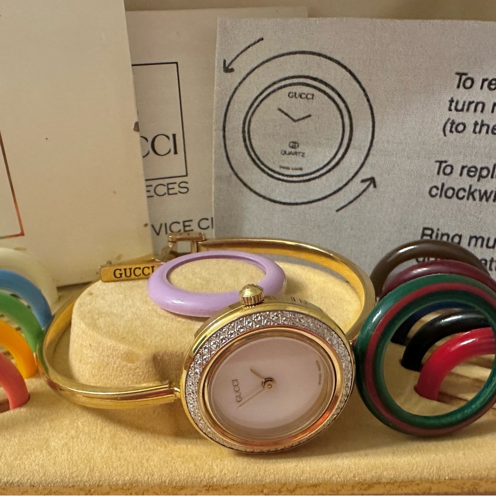 Near Mint~BEAUTIFUL~Vintage~Gucci Bezel Watch W/Diamond Cut Bezel~Box/Paper